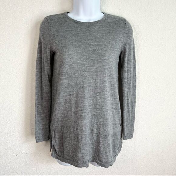 J. Jill Gray Soft 100% Merino Wool Long Sleeve Side Slit Pullover Sweater XS - Picture 1 of 4